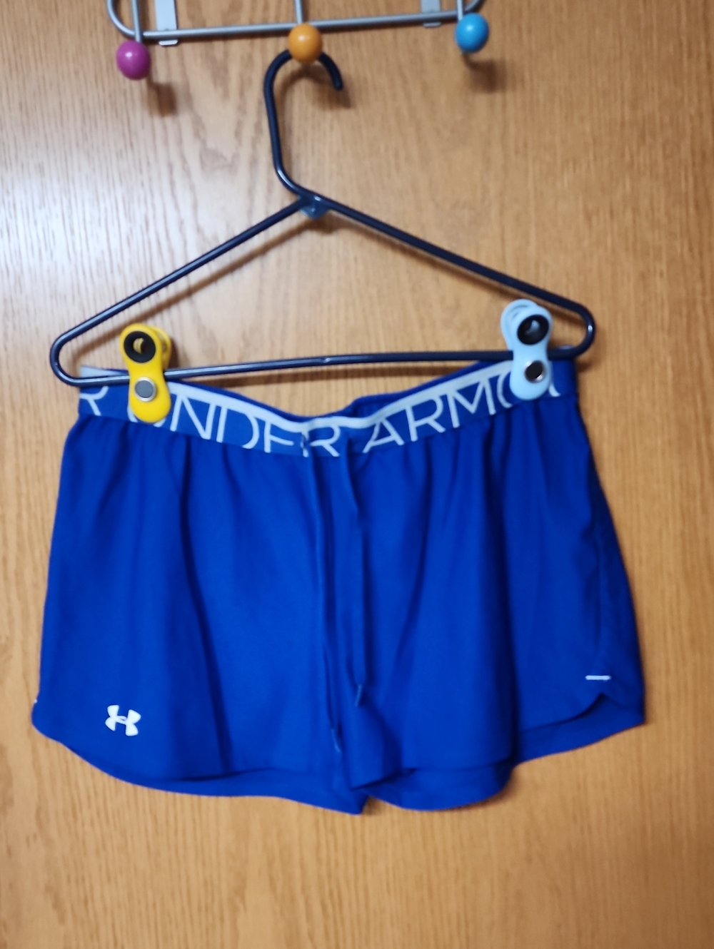 Under Armour Women’s Royal Blue Athletic Shorts with Logo L number 1044
